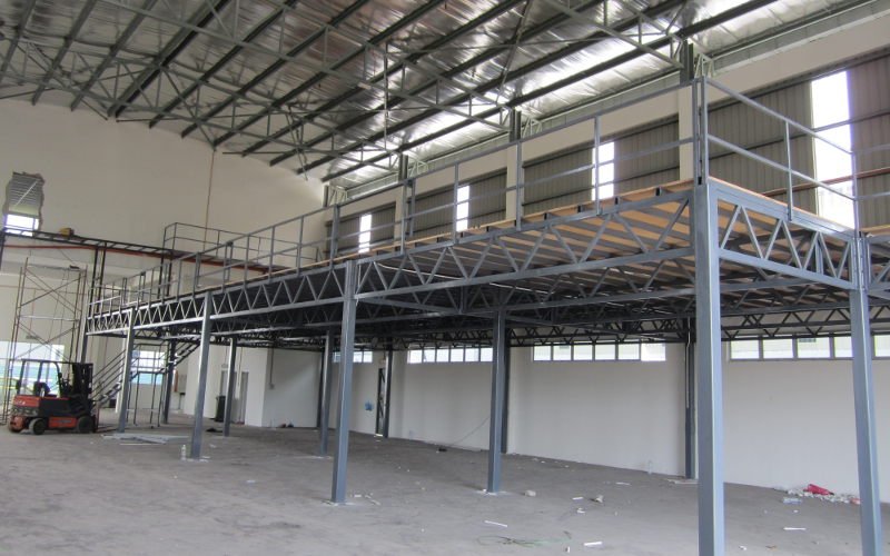 Mezanino e estrutura metálica industrial